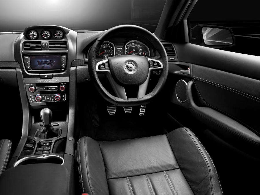  Vauxhall VXR8 2011 года  (фото 4 из 80)